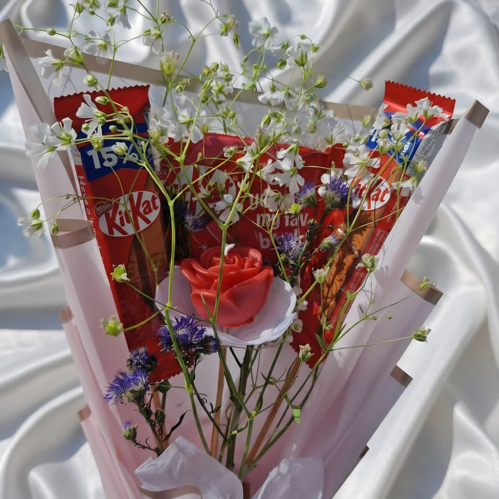 Kit-Kat + Rose candle Bouquet