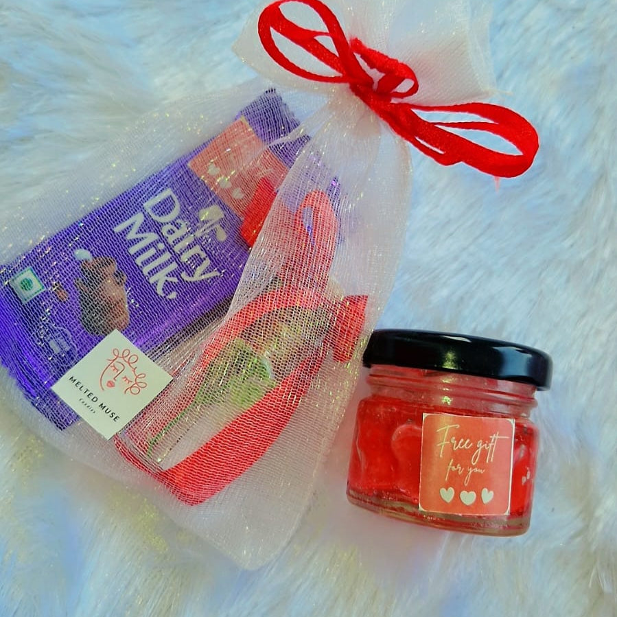 Luxury hamper gift set with gift wrap